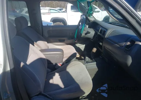 2002 Toyota Tacoma Base V6 из США, поврежденный, VIN 5TEHN72N92Z014553